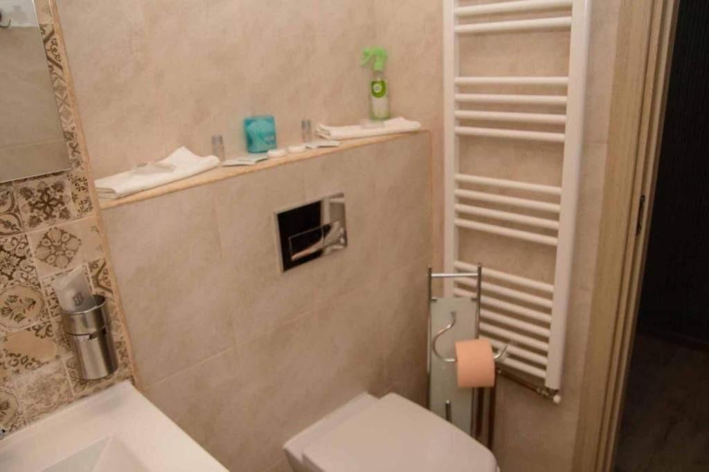 Colonial Touch Apartament Брашов Екстериор снимка